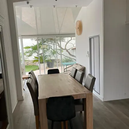 Prázdninový dům Maison Spacieuse Proche De La Avec Piscine Mauguio