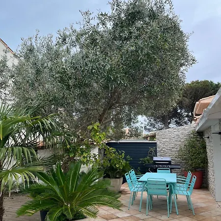 Maison Spacieuse Proche De La Avec Piscine Hébergement de vacances *