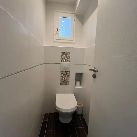 Maison Spacieuse Proche De La Avec Piscine Prázdninový dům