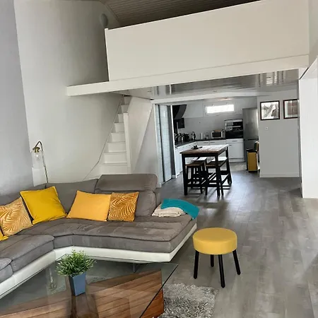 Maison Spacieuse Proche De La Avec Piscine Casa de Férias