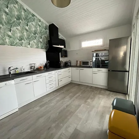 Maison Spacieuse Proche De La Avec Piscine *